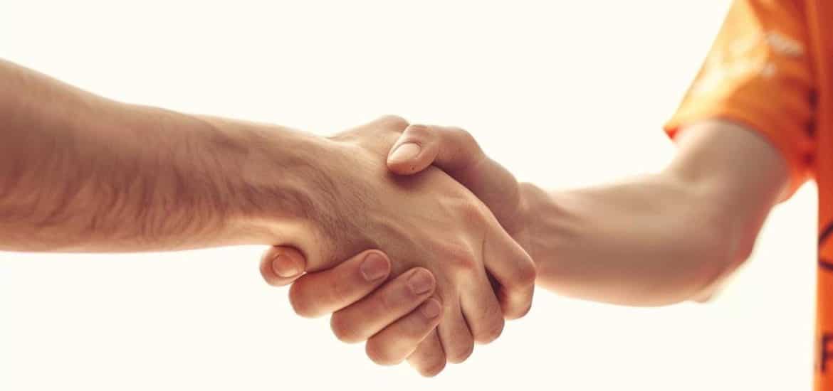 Sponsor et sponsorship : définition et différence