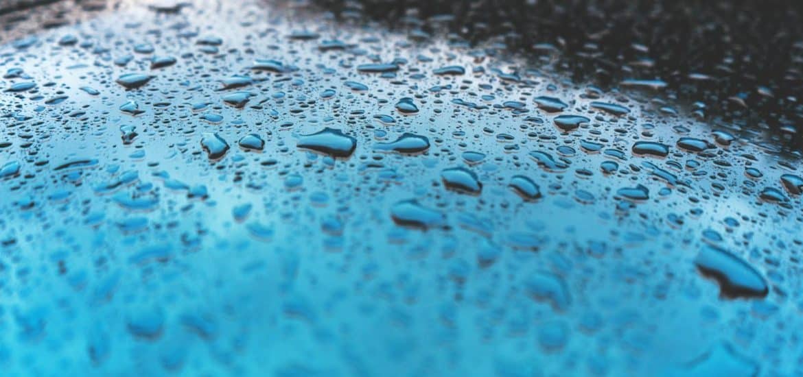 comment apple et tesla abordent ils la couleur bleue